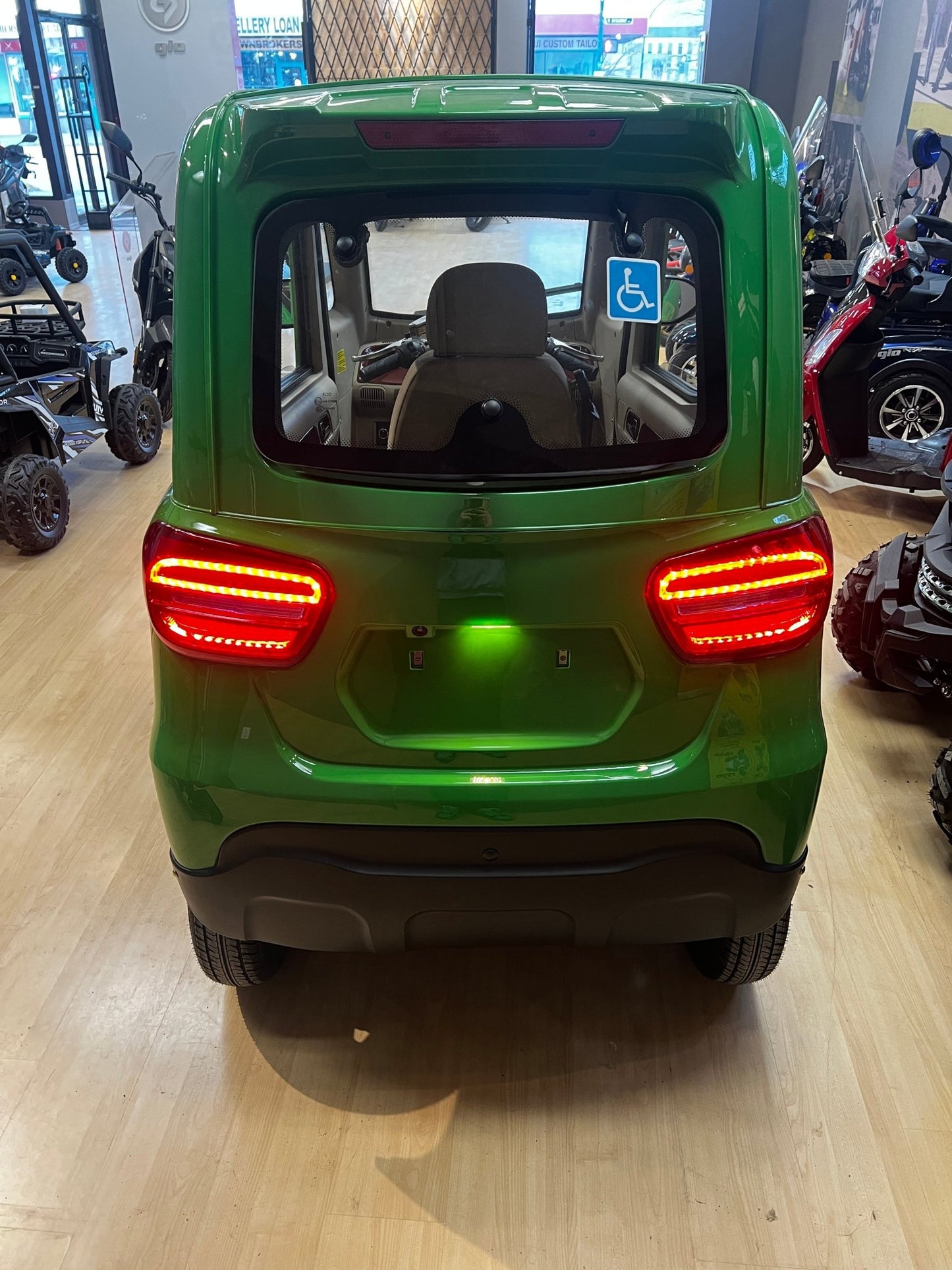 !NEW! GIO - Golf Premium Enclosed Mobility Scooter