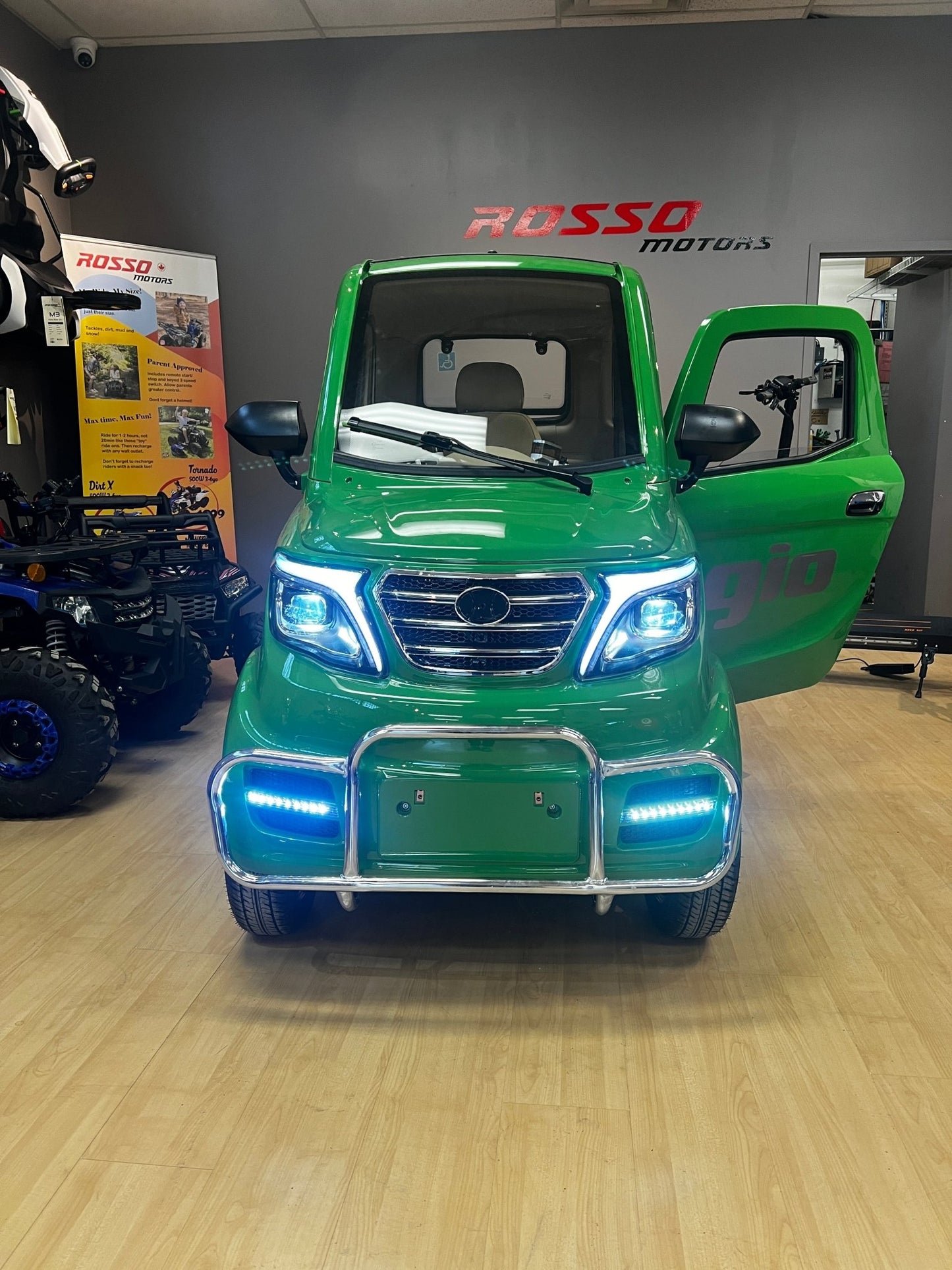 !NEW! GIO - Golf Premium Enclosed Mobility Scooter