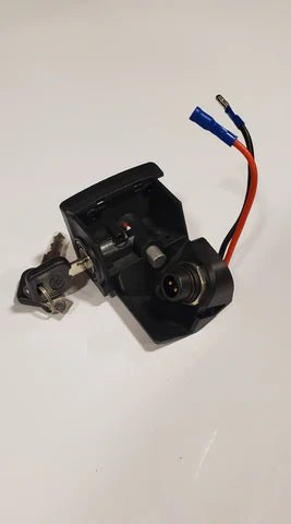 GIO - Peak - Battery Lock (w Key Assembly)