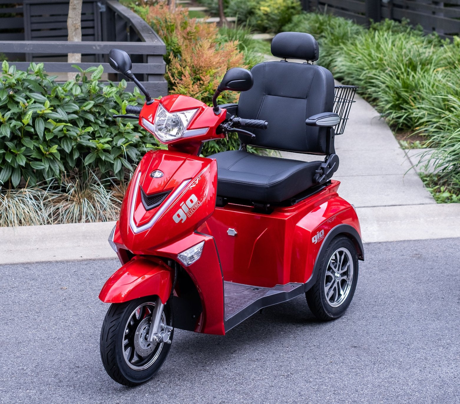 GIO - Titan Long Range 3-wheeled Mobility Scooter - GIO