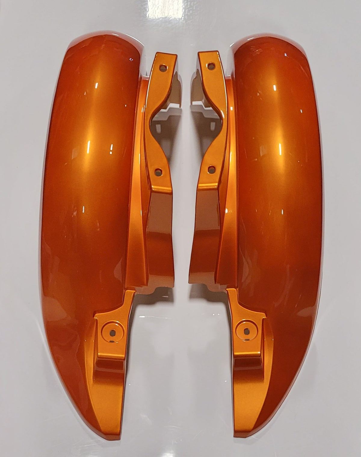 Rear wheel left and right mud plate